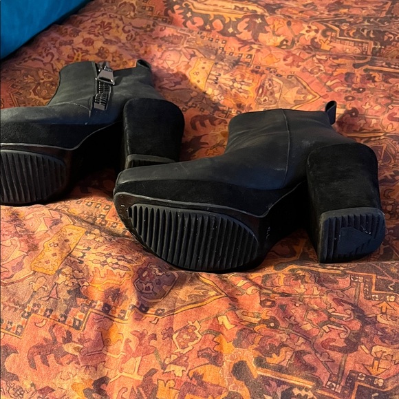 John Fluevog Black Leather Ankle Booties - Picture 7 of 8